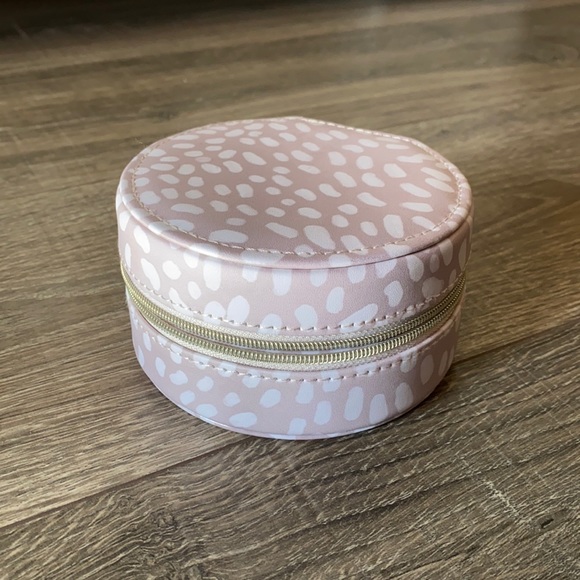 Travel size jewelry case - Picture 1 of 4